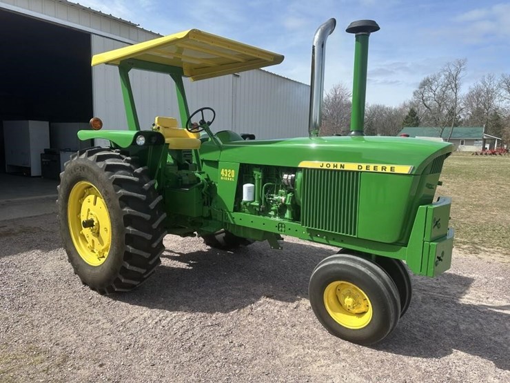 john-deere-4320-image-4