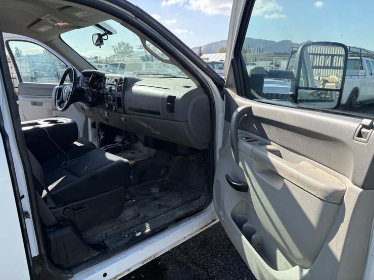 2012-gmc-sierra-3500-image-14