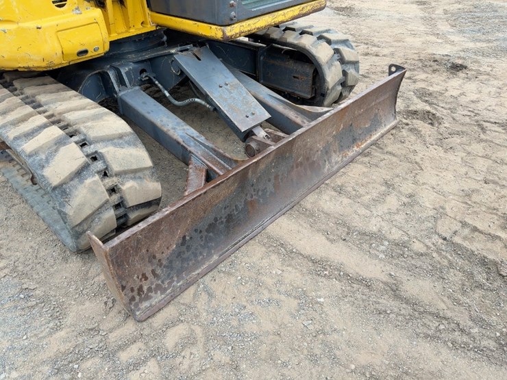 2017-kobelco-sk75sr-3e-image-17