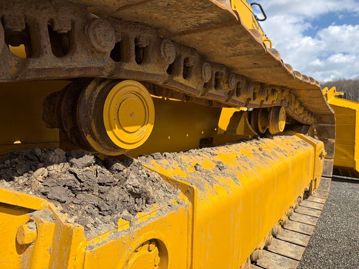 2019-deere-850k-lt-image-19