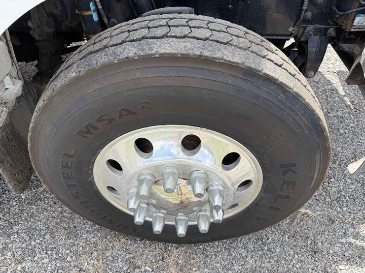 2019-peterbilt-337-image-28