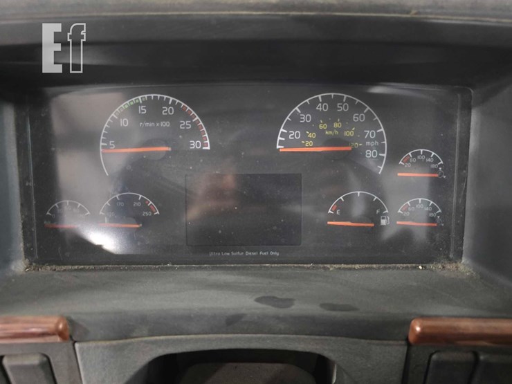 2008-volvo-vnm64200-image-12