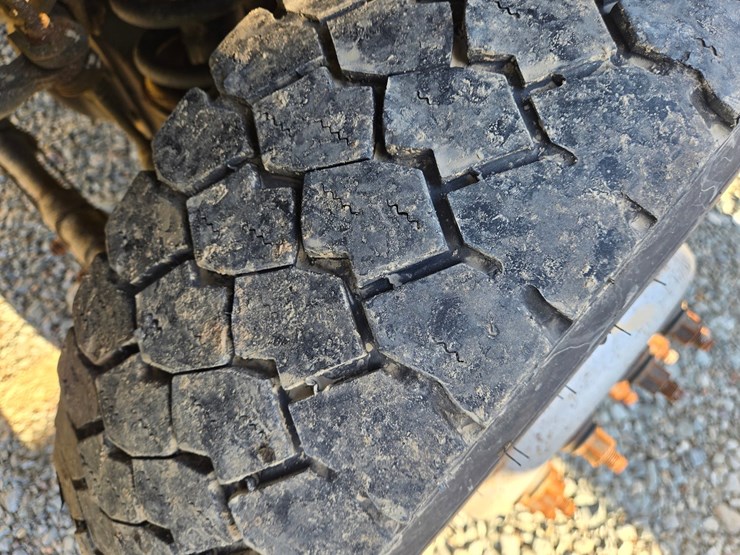 2017-massey-ferguson-8-image-69