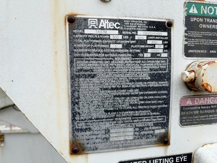 2002-freightliner-fl70-image-27