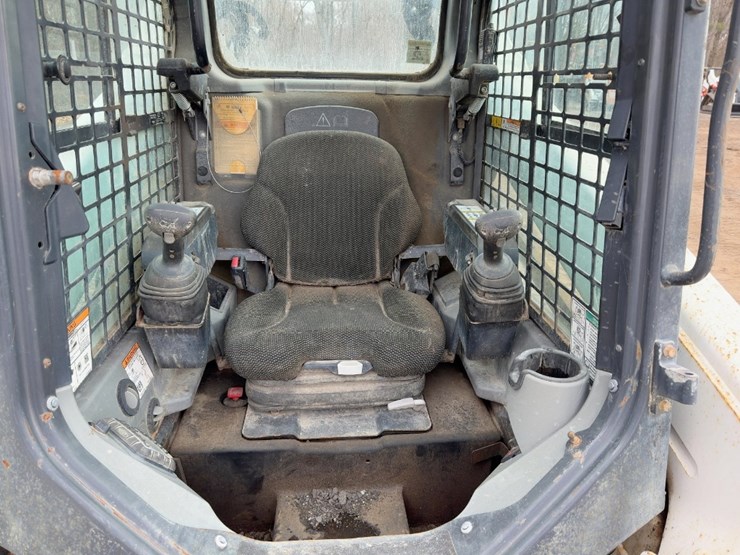 2019-bobcat-s570-image-15