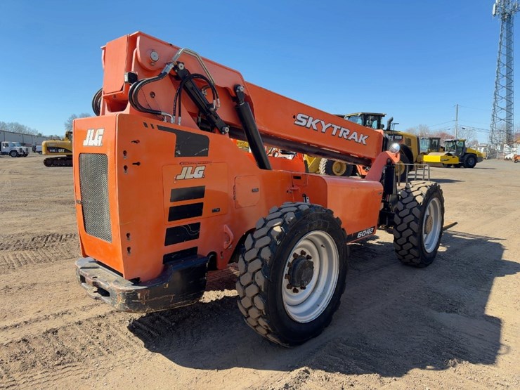 2016-sky-trak-6042-image-5