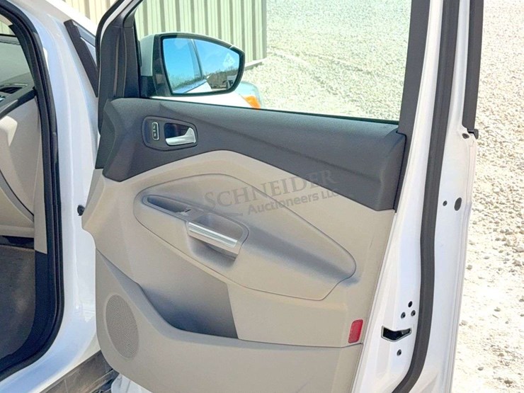 2014-ford-escape-titanium-image-26