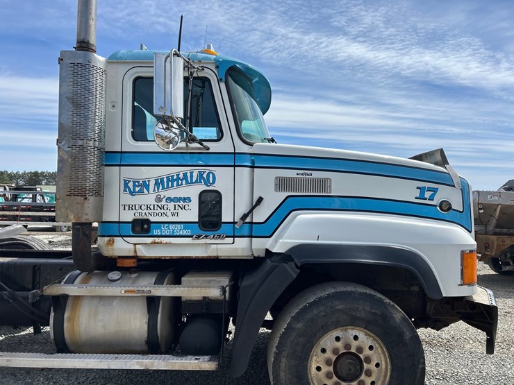 1999-mack-cl713-image-39