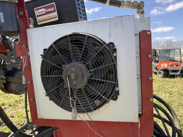 2008-case-ih-1200-image-24