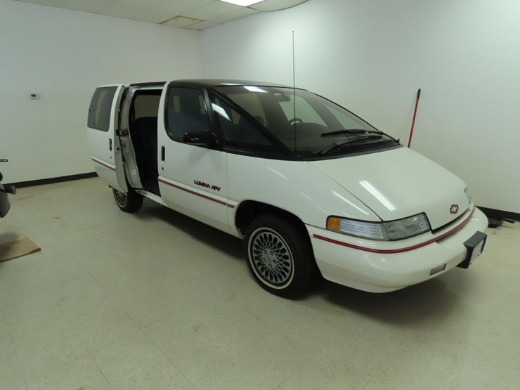 1990-chevrolet-lumina-apv-van-image-11