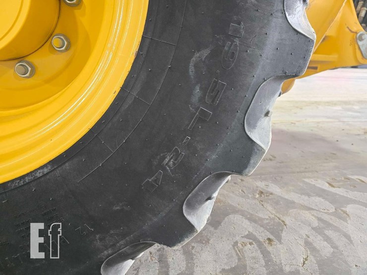 2023-deere-320-p-tier-image-33