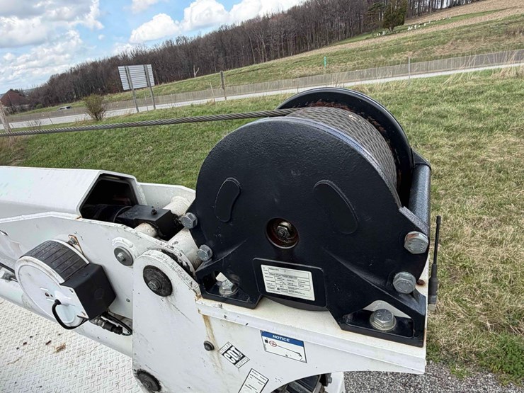 2019-peterbilt-337-image-17