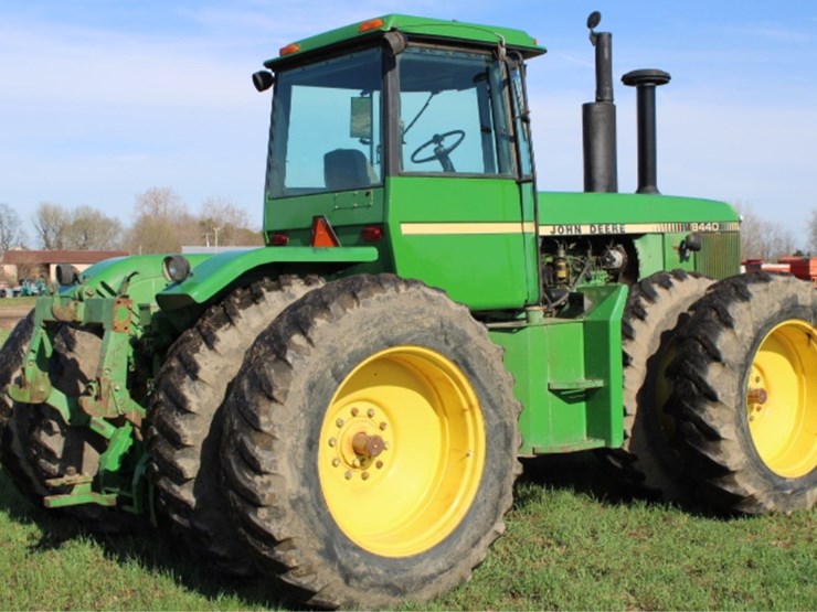 john-deere-8440-image-2