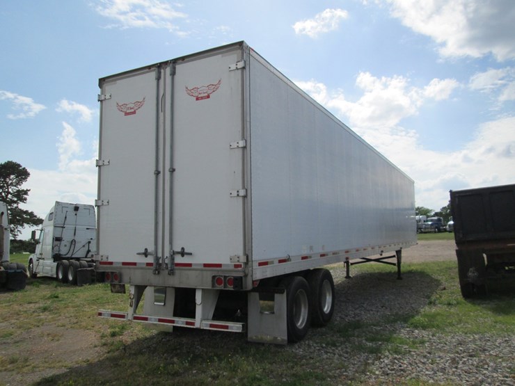 2007-utility-4000dx-image-3