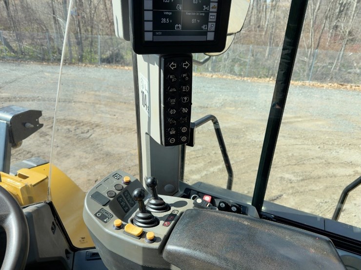 2017-caterpillar-950m-image-30