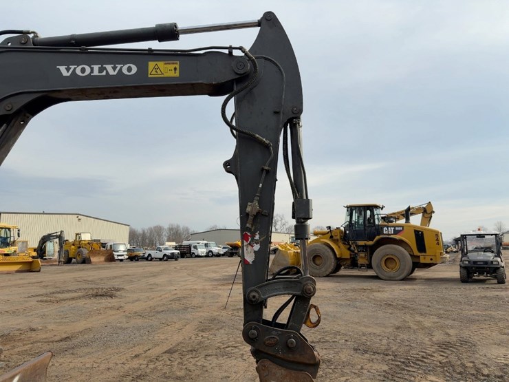 2016-volvo-ecr88d-image-10