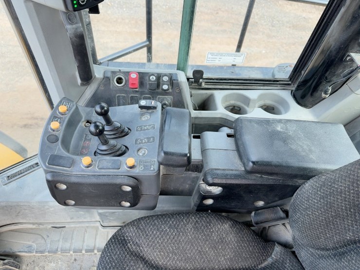 2017-caterpillar-980m-image-23