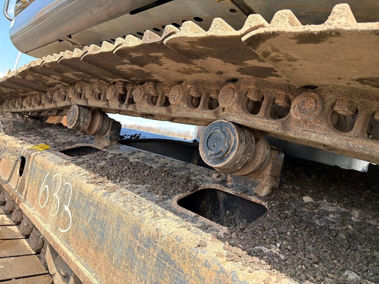 2020-hitachi-zx200-image-10