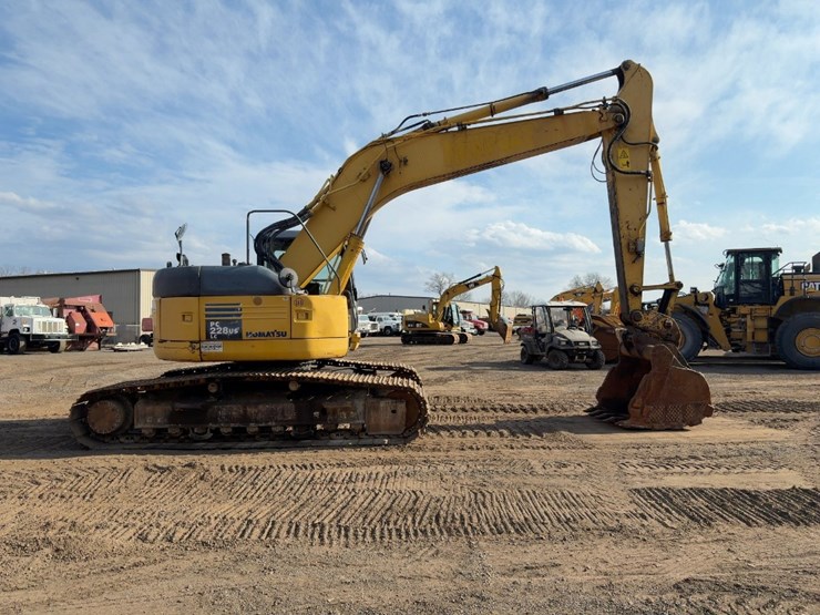 2009-komatsu-pc228us-lc-3e0-image-6