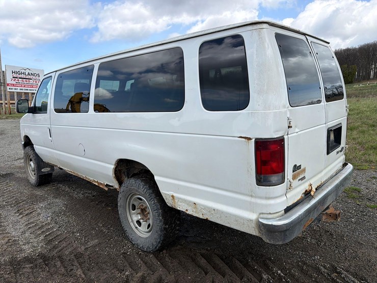 2013-ford-e350-image-5