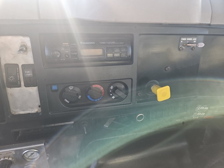 1997-international-2674-image-36