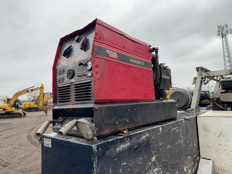 2012-ford-f550-xl-image-23