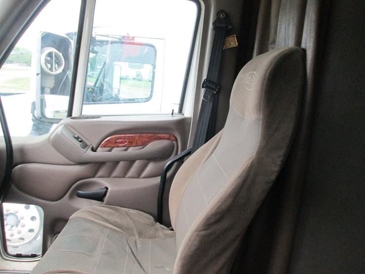 2008-peterbilt-387-image-41