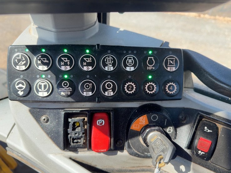 2016-caterpillar-938m-image-28