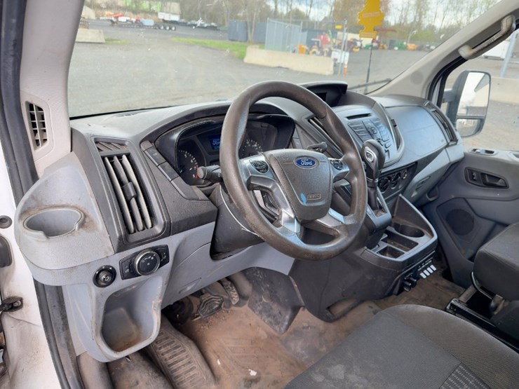 2019-utility-van-image-26