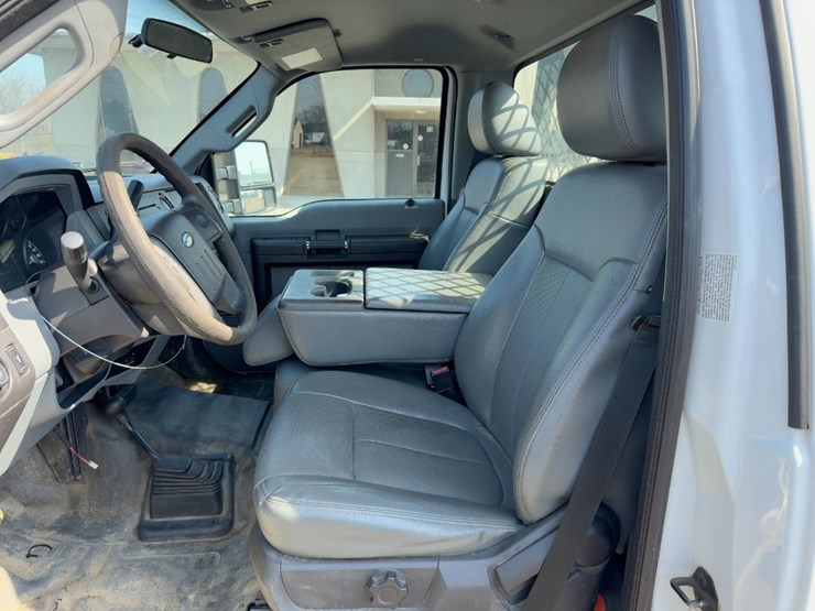 2015-ford-f350-xl-image-16