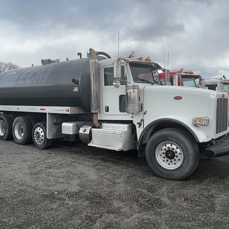2015 PETERBILT 367