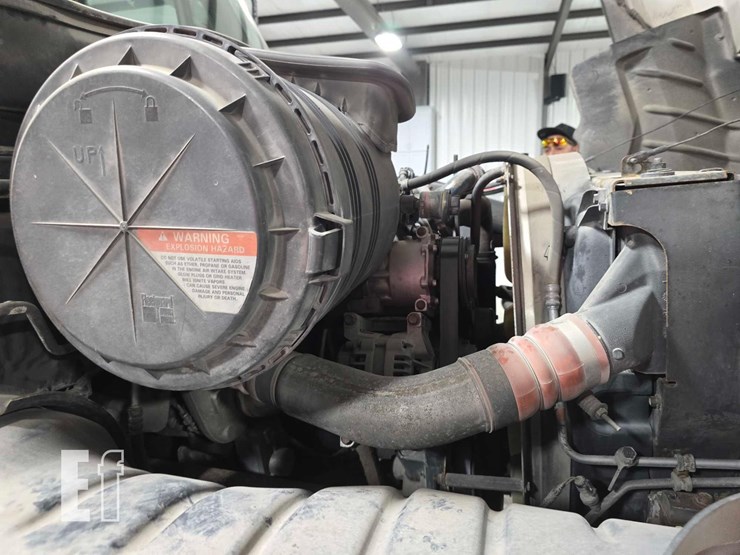 2007-international-durastar-4300-image-18