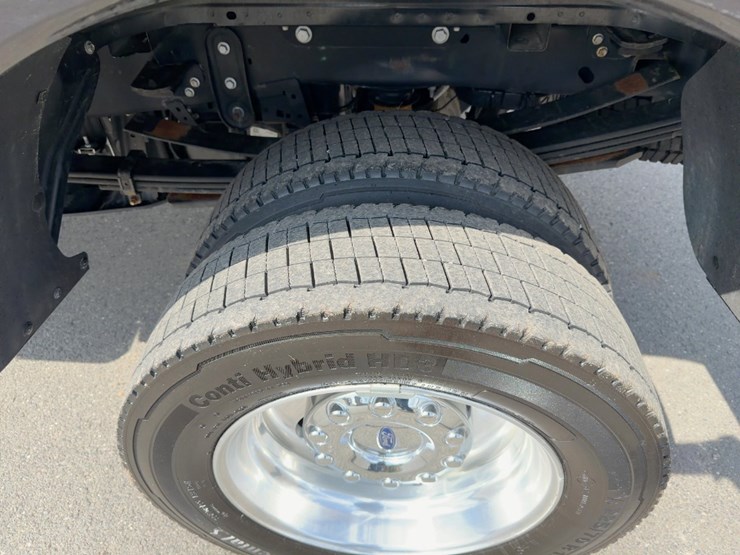 2023-ford-f450-xlt-image-14