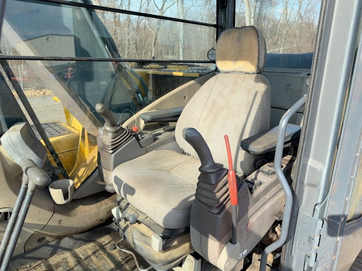 2008-deere-160d-lc-image-34