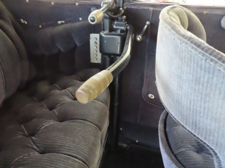 1918-detroit-model-74-brougham-electric-car-image-27