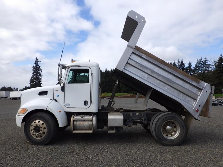 2010-peterbilt-337-image-8