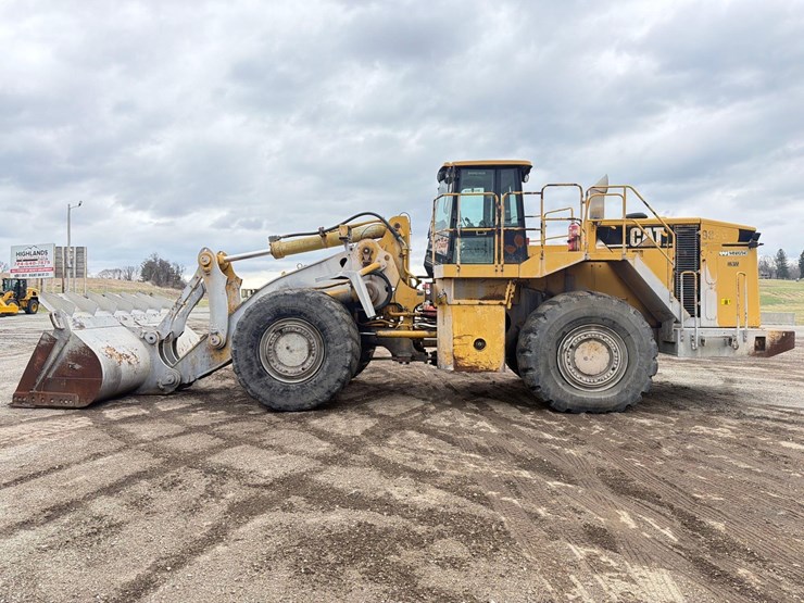 caterpillar-988g-image-1