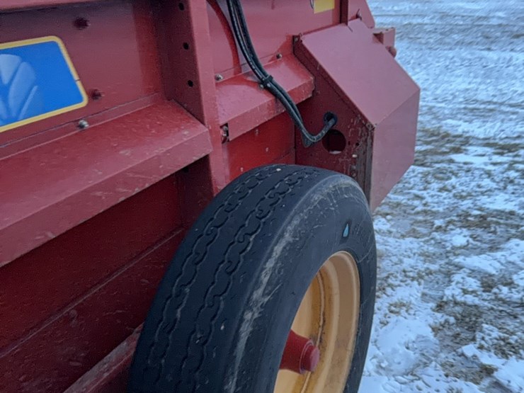 new-holland-195-image-22