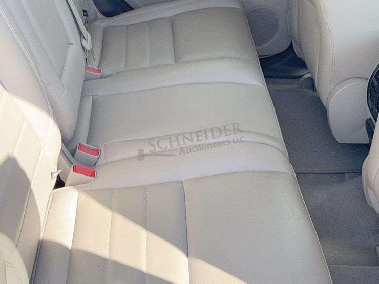 2014-ford-escape-titanium-image-35