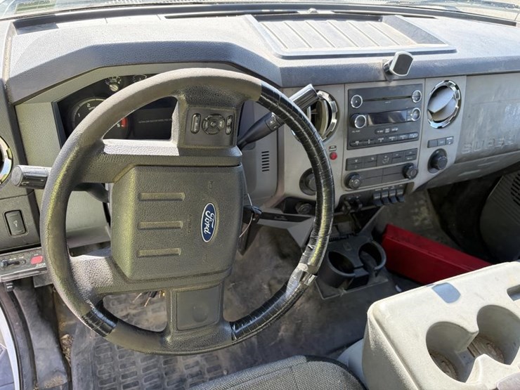 2012-ford-f550-image-12