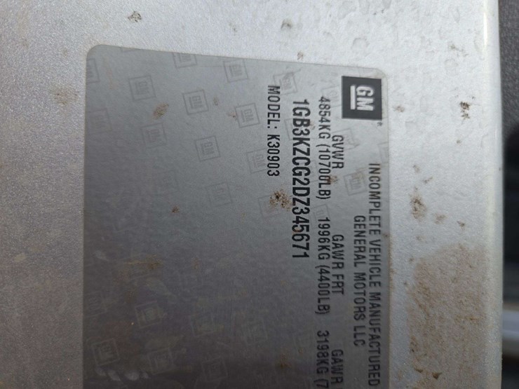 2013-chevrolet-silverado-3500hd-image-19