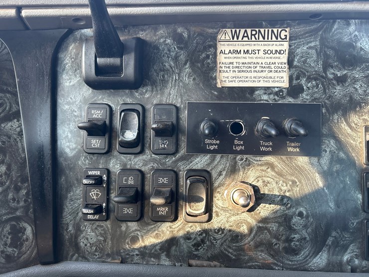 2002-massey-ferguson-8-image-73