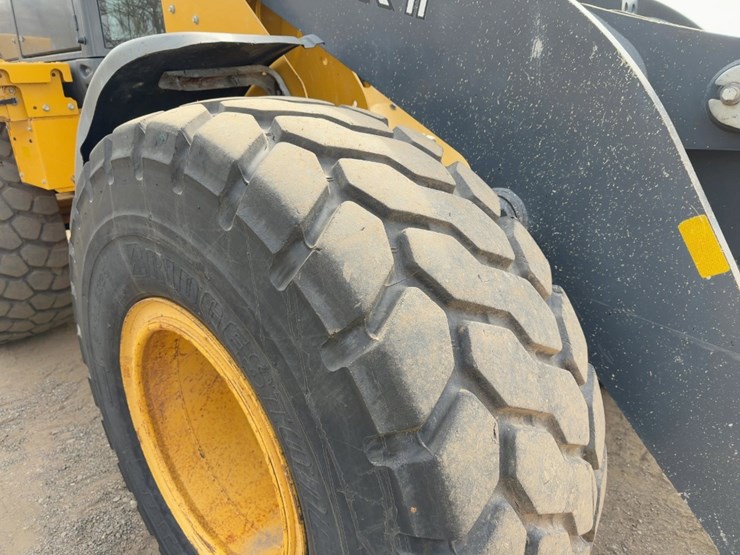 2018-deere-544k-image-12