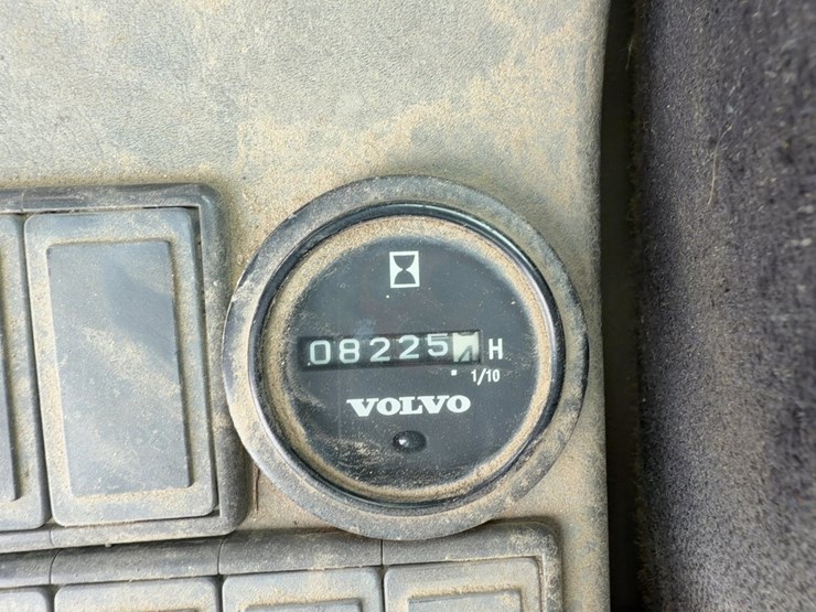 2006-volvo-ec140b-lc-image-42