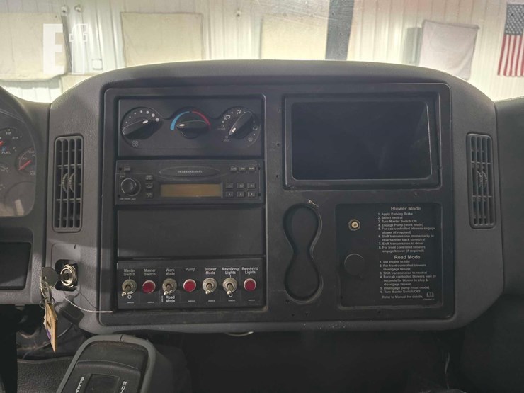 2007-international-durastar-4300-image-16