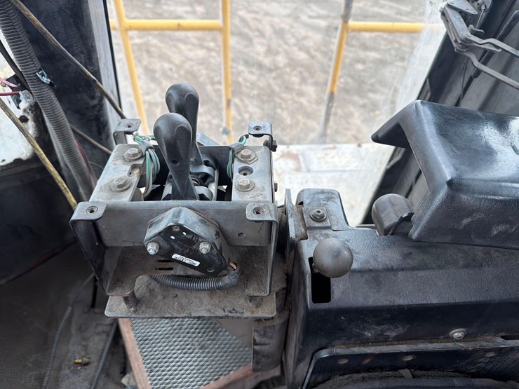 caterpillar-988g-image-24