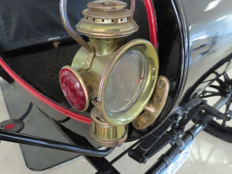 1902-curved-dash-oldsmobile-runabout-image-9