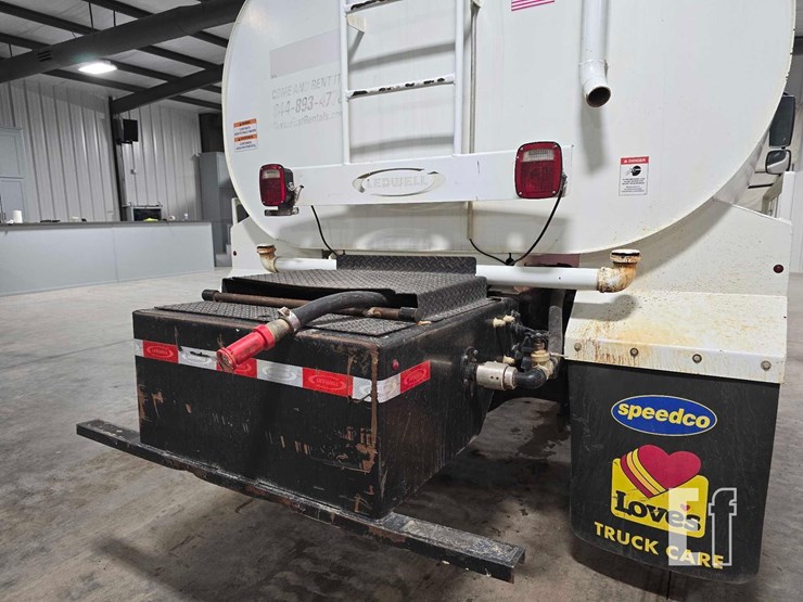 2022-freightliner-business-class-m2-106-image-18