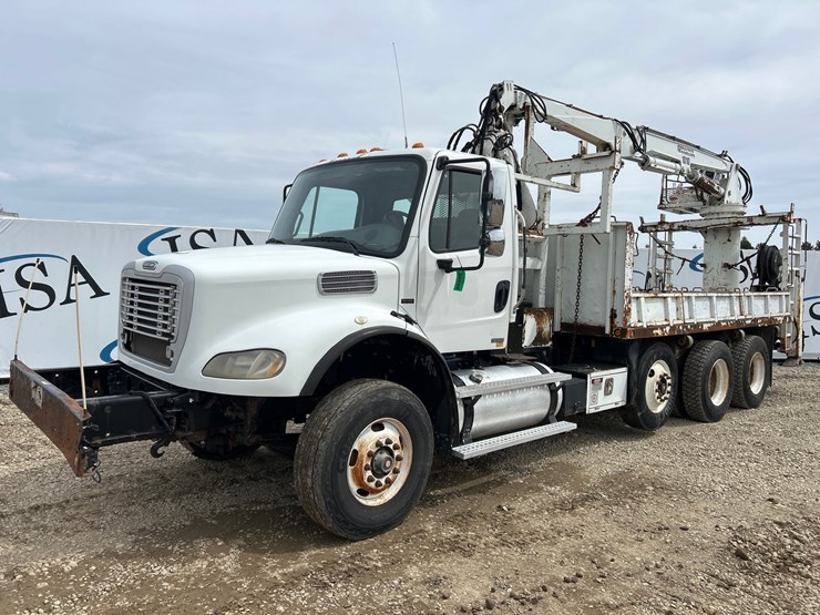 2010-massey-ferguson-8-image-1