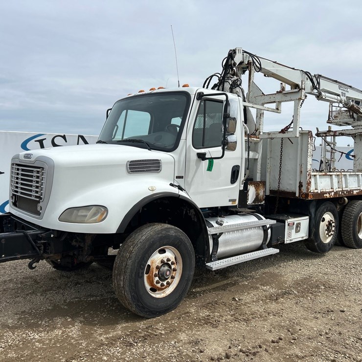 2010 MASSEY-FERGUSON 8